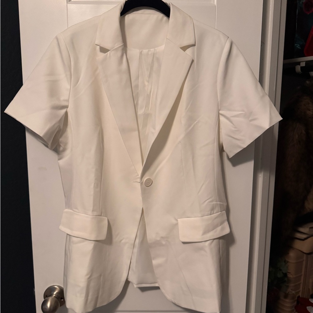 Women's Short-Sleeve White Blazer Jacket